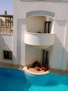 costruzione piscina interrata stile egitto 02