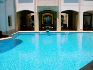 costruzione piscina interrata stile egitto 01