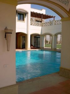 costruzione piscina interrata stile egitto 08